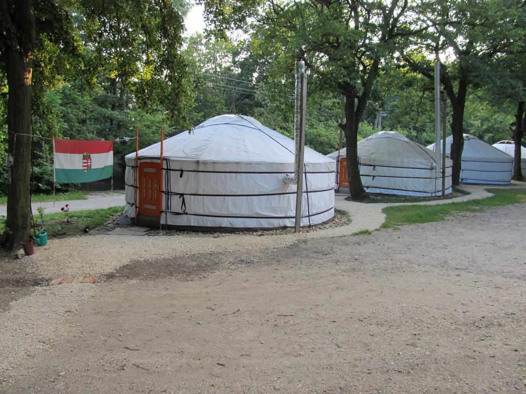 Jurtaszallas Dobogoko